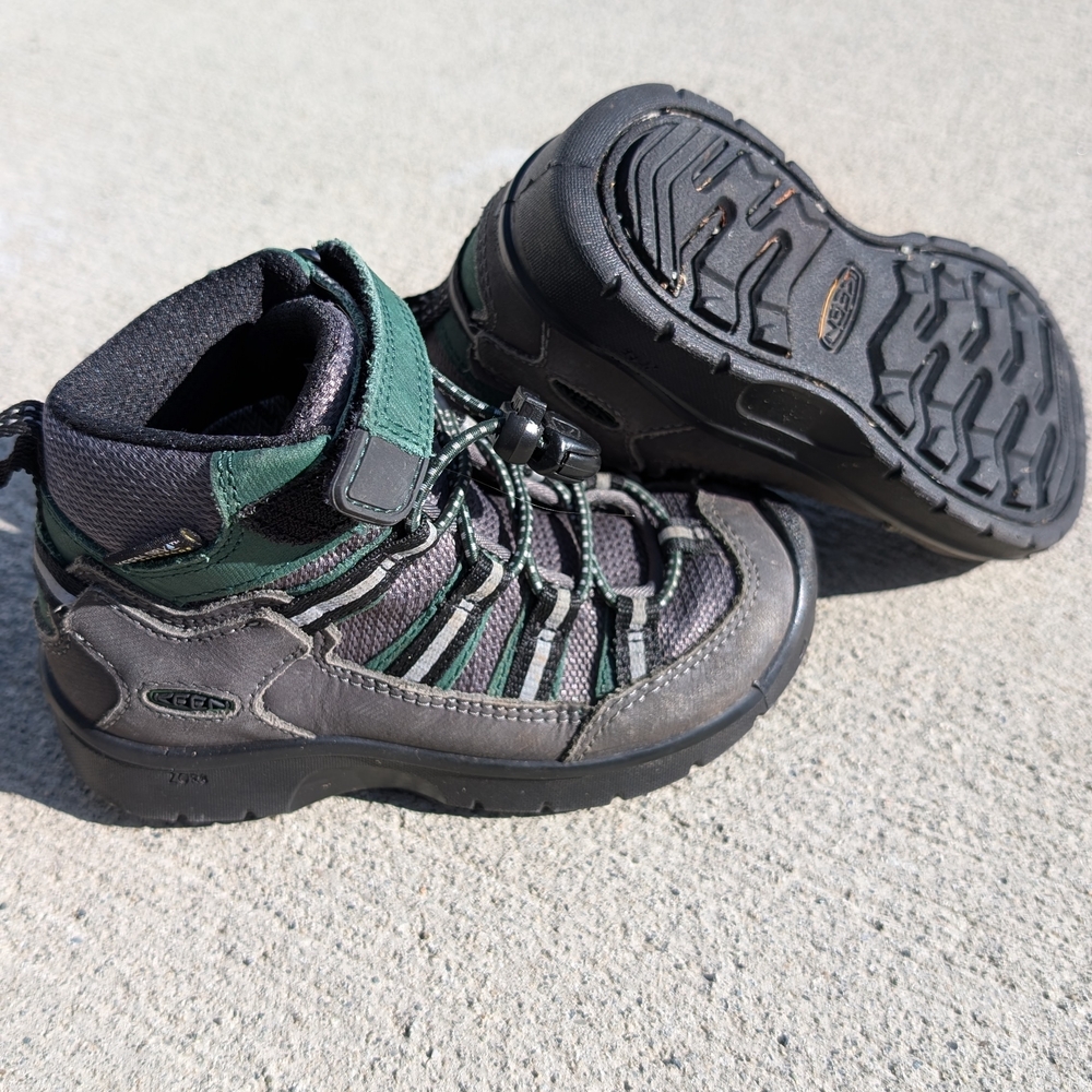 Keen Kids' Black and Dark Green Outdoor Boots